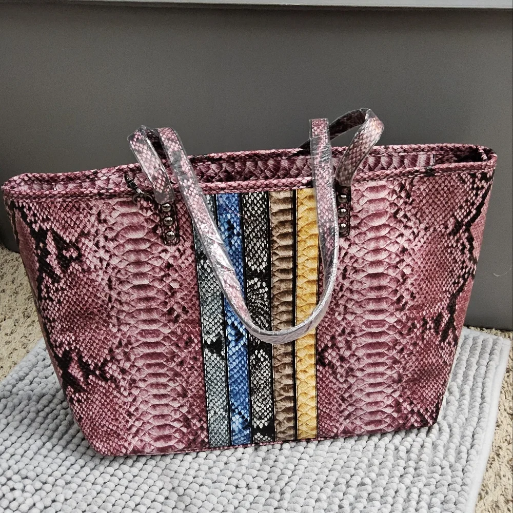 NWT Badgley Mischka Snake Print Design Tote